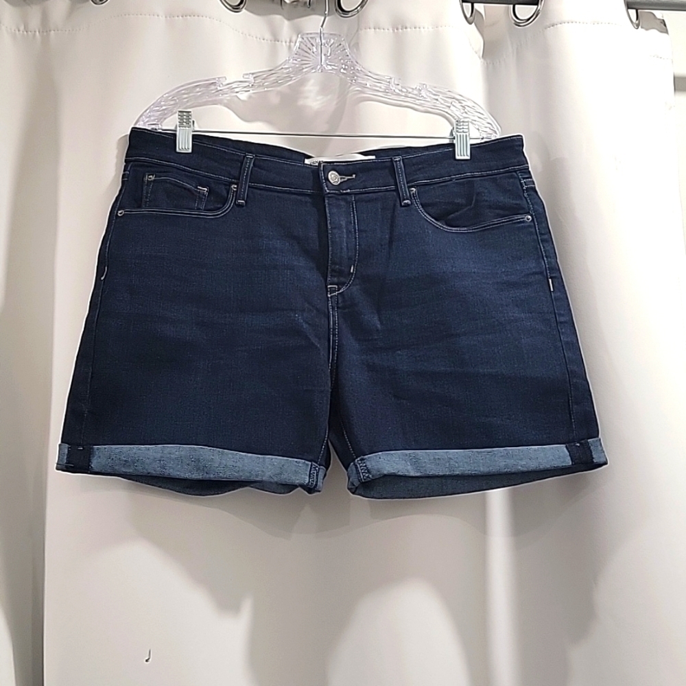 Levi's Mid-Rise Shorts 14   T22